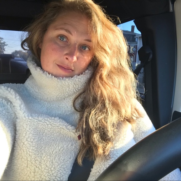 Meet your Posher, Laura - Picture 5 of 5